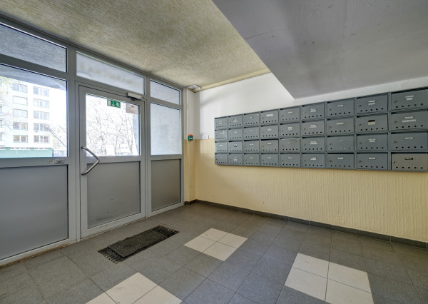 RealityDS - PREDAJ 2-izbového bytu, balkón+loggia, Komárnická