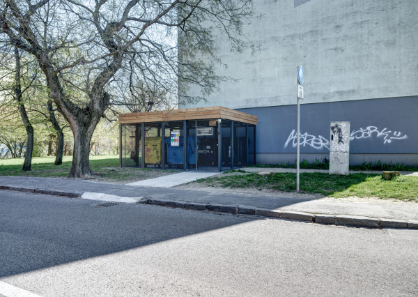 RealityDS - PREDAJ 2-izbového bytu, balkón+loggia, Komárnická