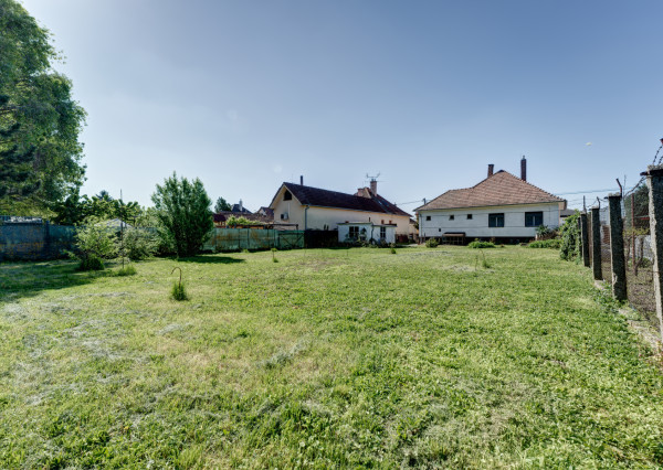 RK RealityDS – PREDAJ - Klasický vidiecky rodinný dom + 8,15 á pozemok s potenciálom, Šamorín