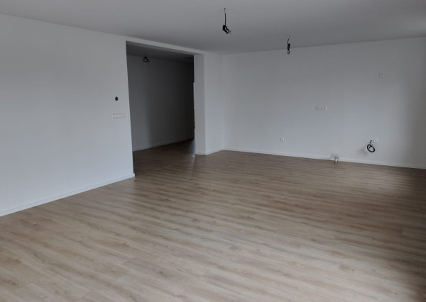 Predaj - 4 izb. NOVOSTAVBA BUNGALOVU  s 3 parkovacími plochami na 5,60 á pozemku, Šamorín