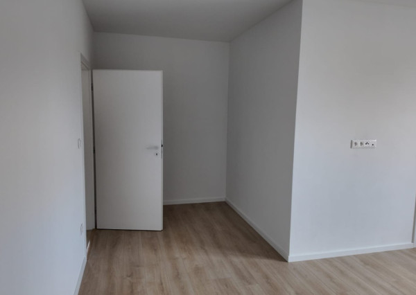 Predaj - 4 izb. NOVOSTAVBA BUNGALOVU  s 3 parkovacími plochami na 5,60 á pozemku, Šamorín