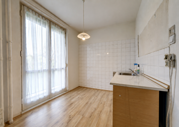 RealityDS - PREDAJ 2-izbového bytu, balkón+loggia, Komárnická | ZNÍŽENÁ CENA 229 000 €
