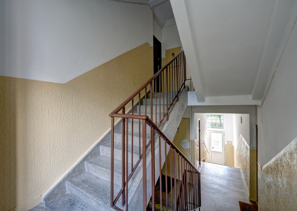 RK RealityDS - PRENÁJOM - zariadený a kompletne zrekonštruovaný 2 izb. byt, 54m², Školská ulica