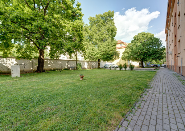 RK RealityDS - PRENÁJOM - zariadený a kompletne zrekonštruovaný 2 izb. byt, 54m², Školská ulica