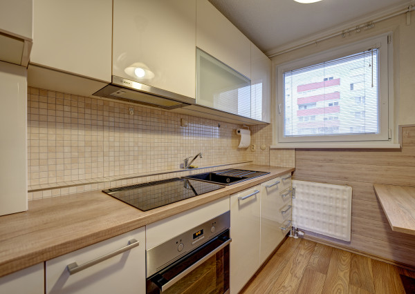 RK RealityDS - PRENÁJOM zariadeného a zrekonštruovaného 3-izb.bytu s loggiou; 74m²; Šamorín - Dunajská ulica
