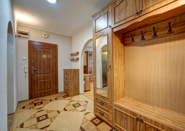 RK RealityDS - PRENÁJOM zariadeného a zrekonštruovaného 3-izb.bytu s loggiou; 74m²; Šamorín - Dunajská ulica