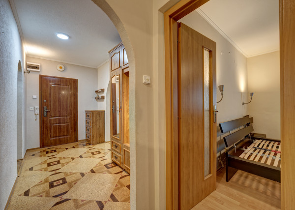 RK RealityDS - PRENÁJOM zariadeného a zrekonštruovaného 3-izb.bytu s loggiou; 74m²; Šamorín - Dunajská ulica