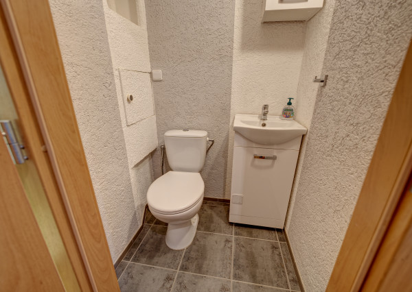 RK RealityDS - PRENÁJOM zariadeného a zrekonštruovaného 3-izb.bytu s loggiou; 74m²; Šamorín - Dunajská ulica