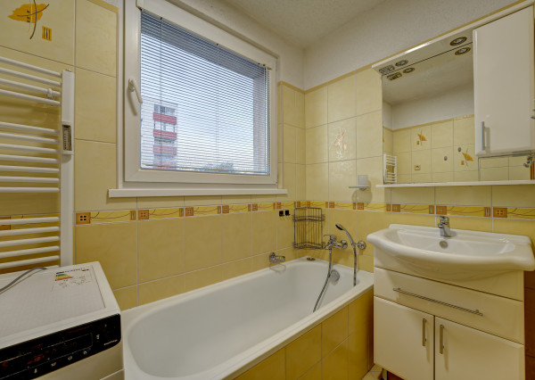 RK RealityDS - PRENÁJOM zariadeného a zrekonštruovaného 3-izb.bytu s loggiou; 74m²; Šamorín - Dunajská ulica