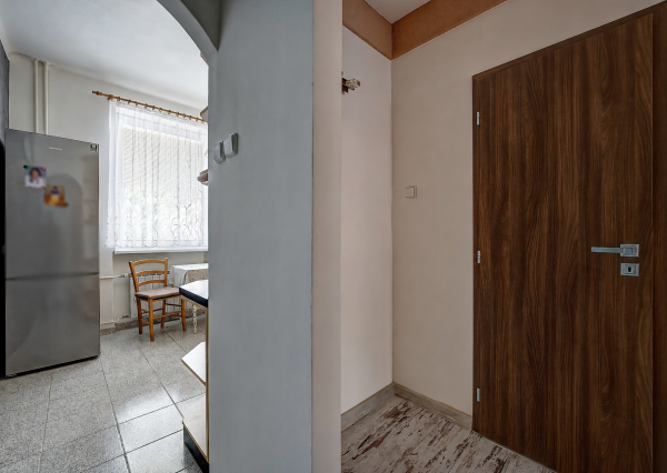 RealityDS - PREDAJ | 3-izbový veľkometrážny byt s loggiou, pivnicou a oploteným dvorom s možnosťou parkovania | Šamorín