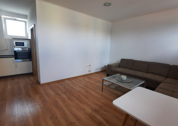 RealityDS - Prenájom prevažne zariadeného 2 izb. bytu v novostavbe, 41,57 m2 + pivnica 10,3 m2 + parkovacie státie, Šamorín