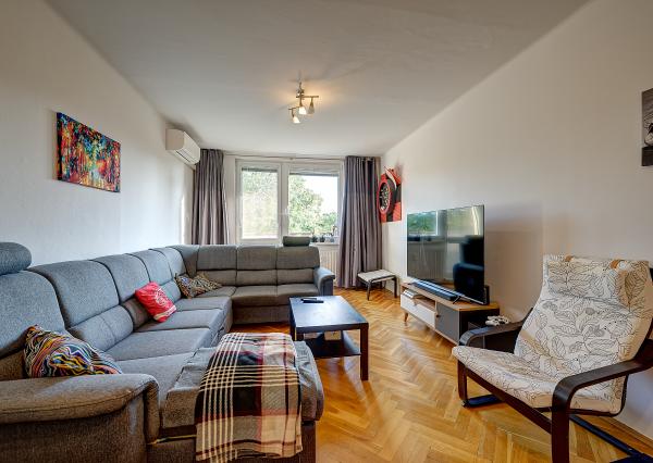 RealityDS -  🏡 2-IZBOVÝ BYT VO VEĽKOSTI 3-IZBOVÉHO? ÁNO – 66 m², BALKÓN A BEZ ĎALŠÍCH INVESTÍCIÍ! Šamorín, Mestský Majer