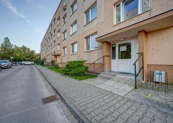 RealityDS -  🏡 2-IZBOVÝ BYT VO VEĽKOSTI 3-IZBOVÉHO? ÁNO – 66 m², BALKÓN A BEZ ĎALŠÍCH INVESTÍCIÍ! Šamorín, Mestský Majer