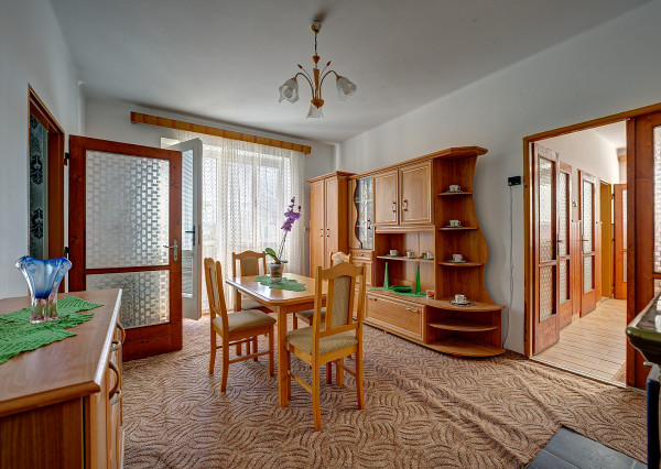 RealityDS – Predaj rodinného domu s garážou, terasou a veľkým pozemkom 1 824 m², Gabčíkovo