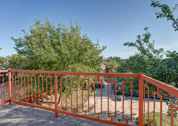 RealityDS – Predaj rodinného domu s garážou, terasou a veľkým pozemkom 1 824 m², Gabčíkovo