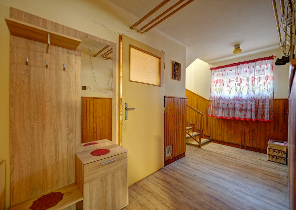 RealityDS – Predaj rodinného domu s garážou, terasou a veľkým pozemkom 1 824 m², Gabčíkovo