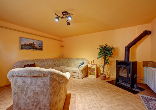 RealityDS – Predaj rodinného domu s garážou, terasou a veľkým pozemkom 1 824 m², Gabčíkovo