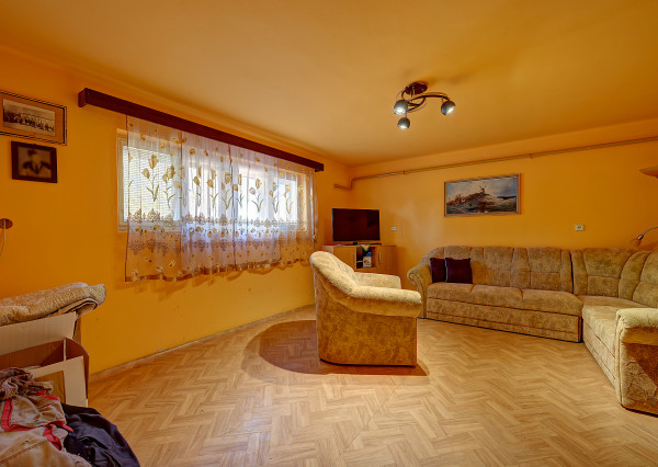 RealityDS – Predaj rodinného domu s garážou, terasou a veľkým pozemkom 1 824 m², Gabčíkovo