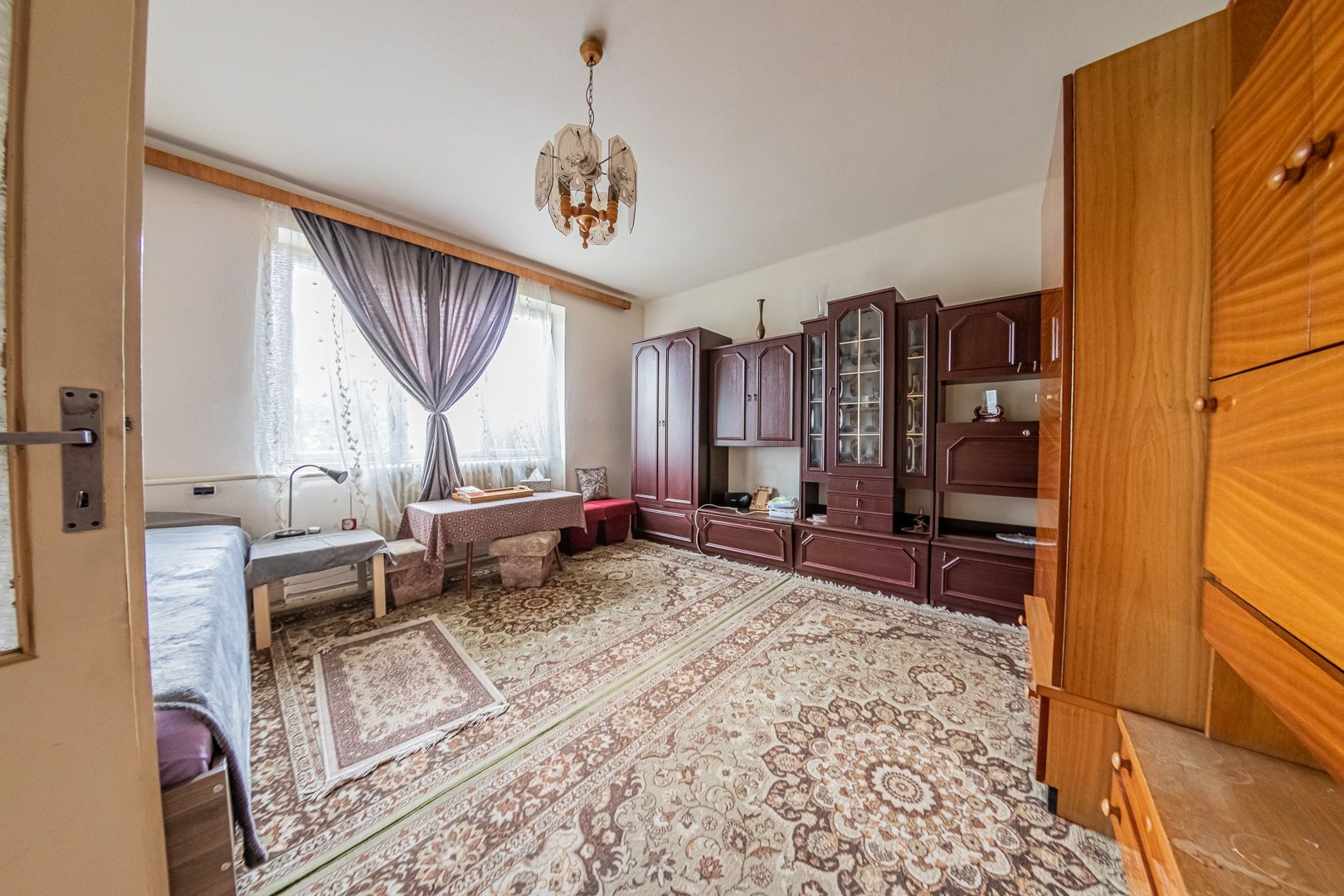 Predaj 4 izb. rodinného domu, garáže a vedľ. stavby na 23,09 á pozemku, ZĽAVA 40000