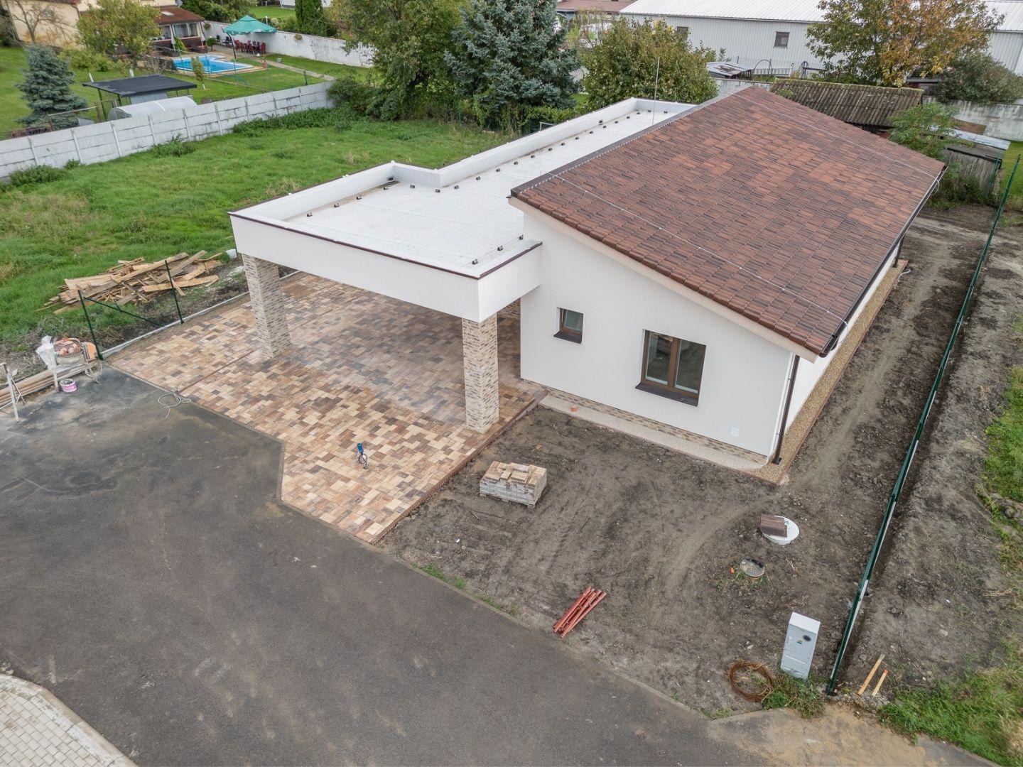 Predaj - 4 izb. NOVOSTAVBA BUNGALOVU  s 3 parkovacími plochami na 5,60 á pozemku, Šamorín