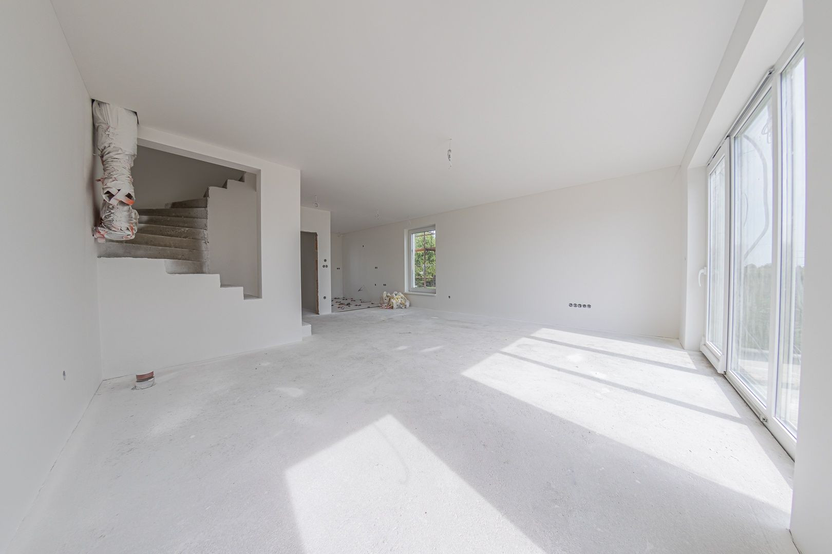 RealityDS - Predaj 4 izb. dvojpodlaž. novostavby RD so záhradou, 2x parkovacie státie, Šamorín