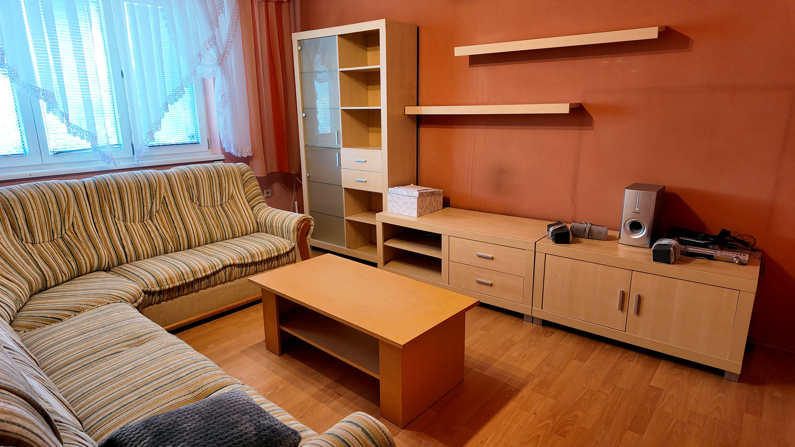 RealityDS - PREDAJ priestranného mezonetového 4 izbového bytu, Čataj