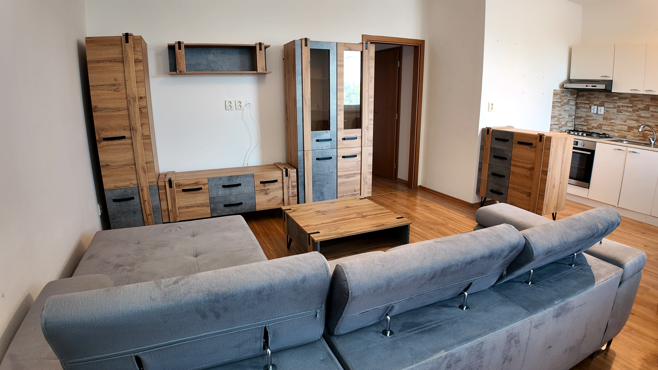 RealityDS - PRENÁJOM 3 izbového bytu s balkónom, Rohovce