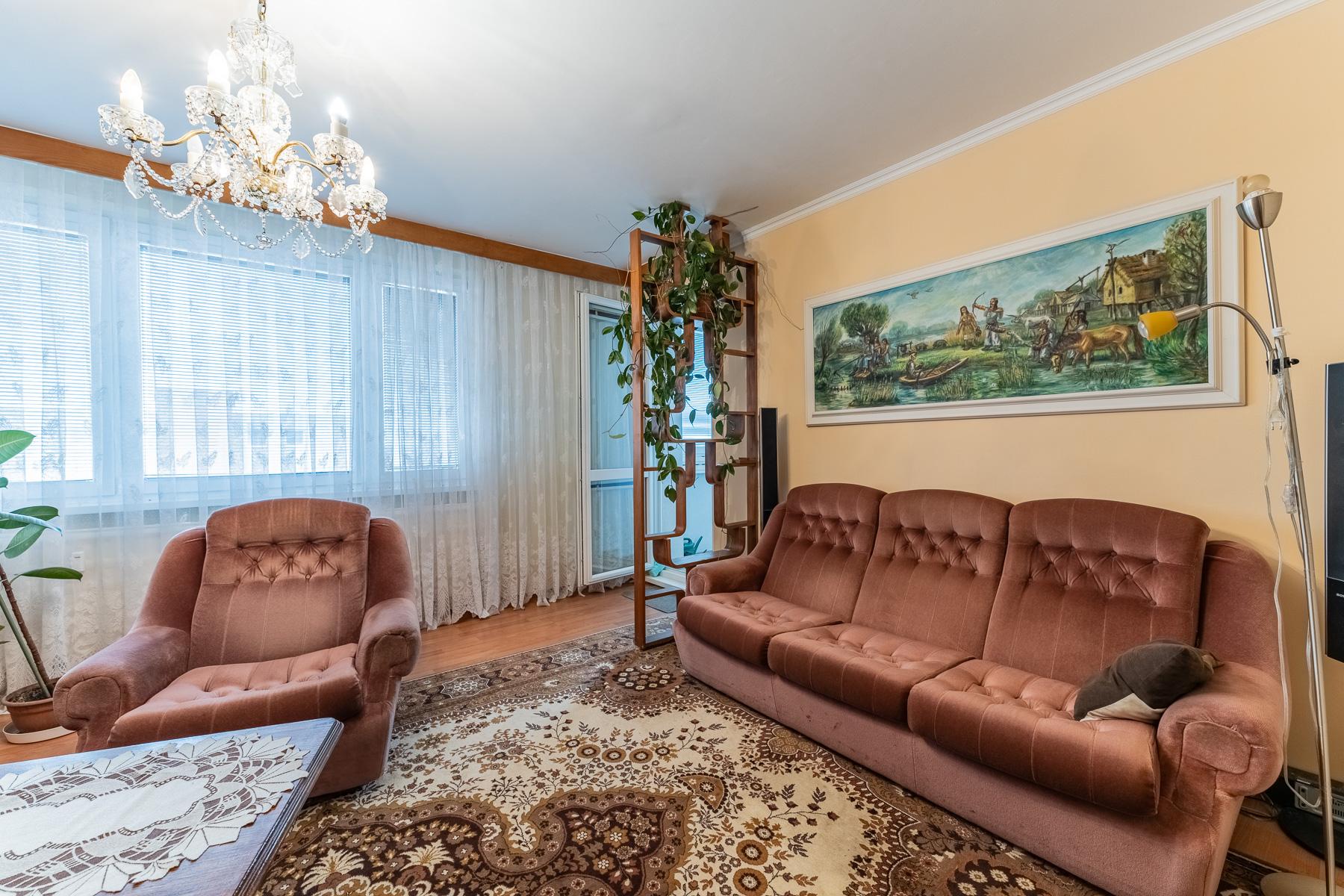 RealityDS  - Predaj kompletne zariadeného 3 izb. bytu so zasklenou loggiou,  70 m2, Hlavná ulica