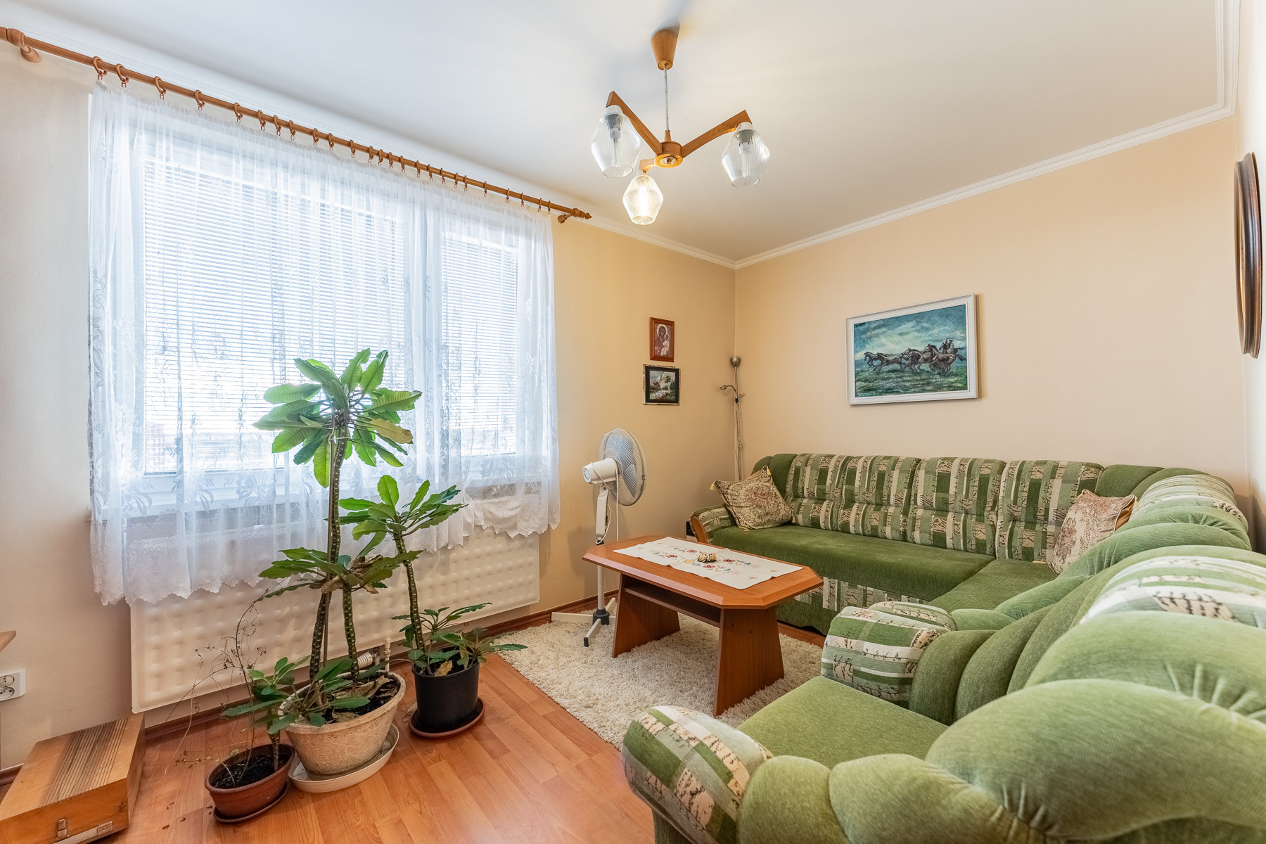 RealityDS  - Predaj kompletne zariadeného 3 izb. bytu so zasklenou loggiou,  70 m2, Hlavná ulica