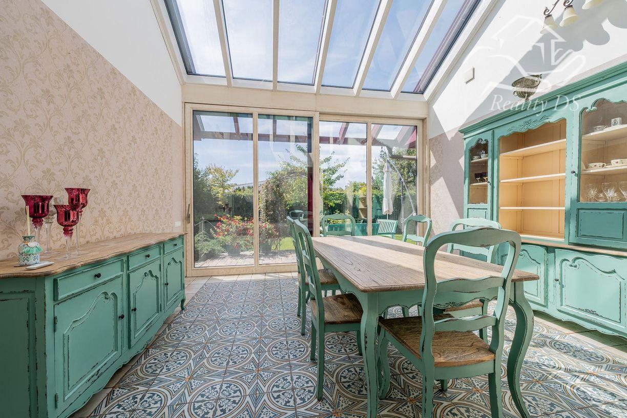 RealityDS - Nadštandardná nízkoenergetická vila v Šamoríne na PREDAJ: Moderná architektúra a špičkové technológie