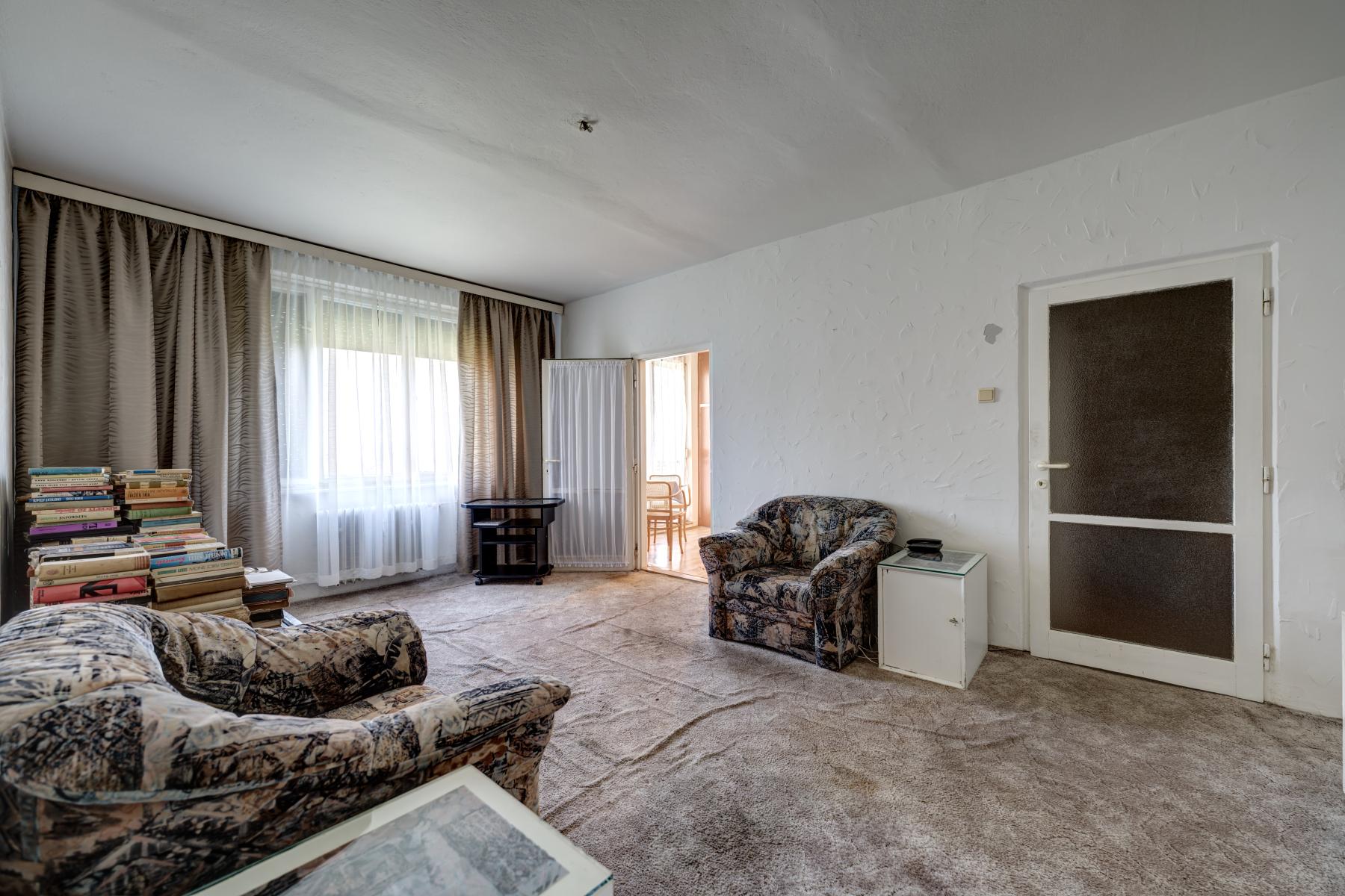 RealityDS - PREDAJ 2-izbového bytu, balkón+loggia, Komárnická