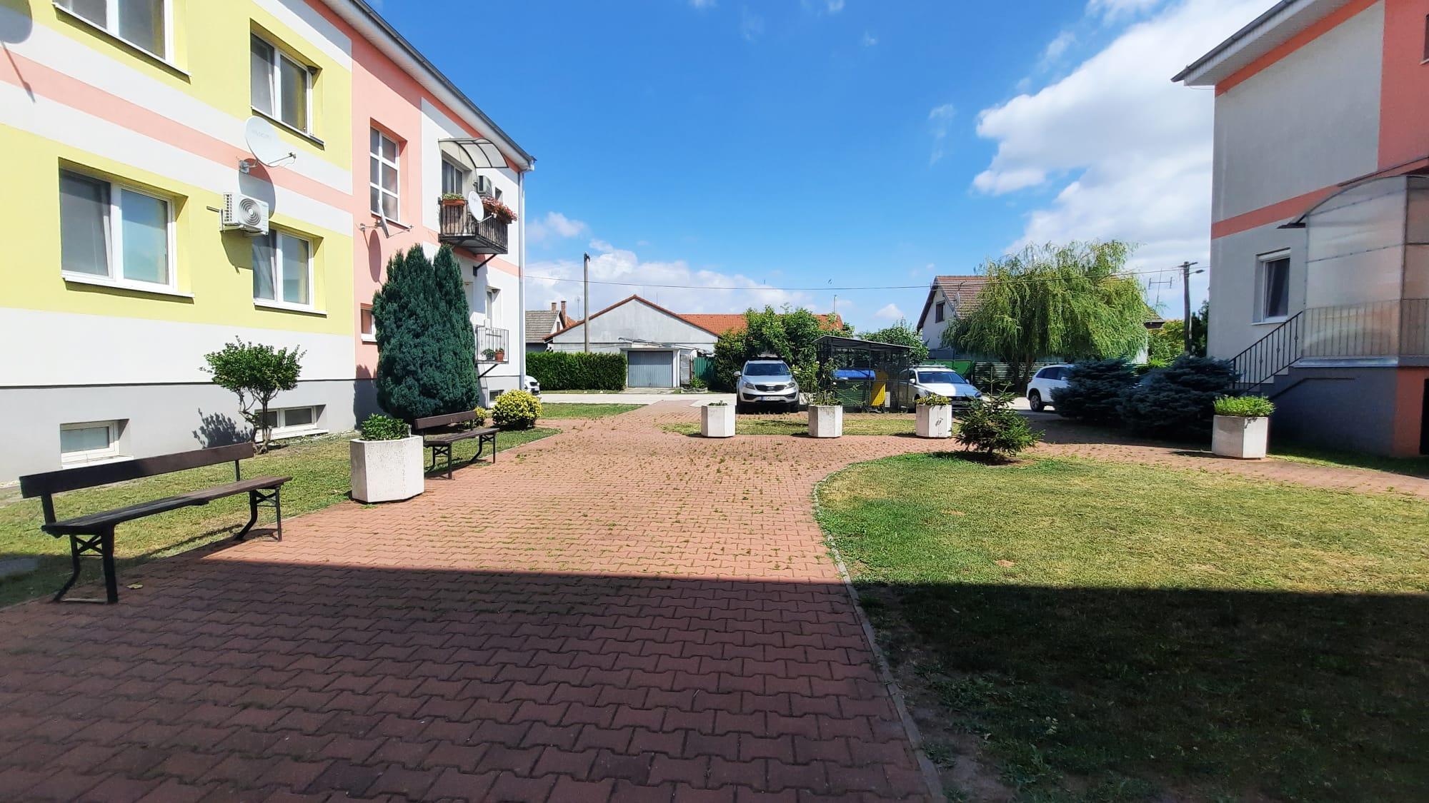 RealityDS - Prenájom prevažne zariadeného 2 izb. bytu v novostavbe, 41,57 m2 + pivnica 10,3 m2 + parkovacie státie, Šamorín